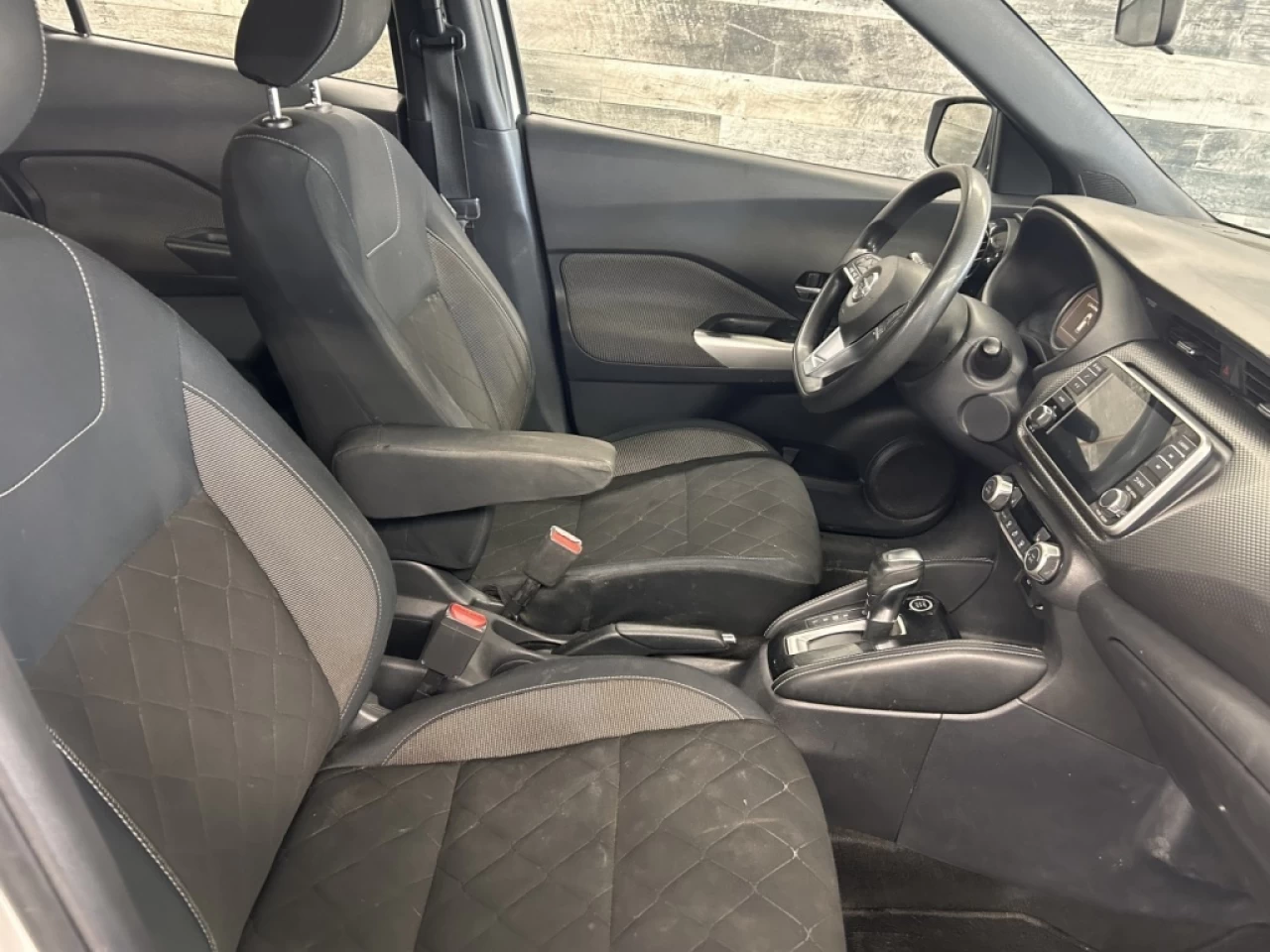 2018 Nissan Kicks SV BLUETOOTH MAGS **APPROUVÉ À 99.9%** Image principale