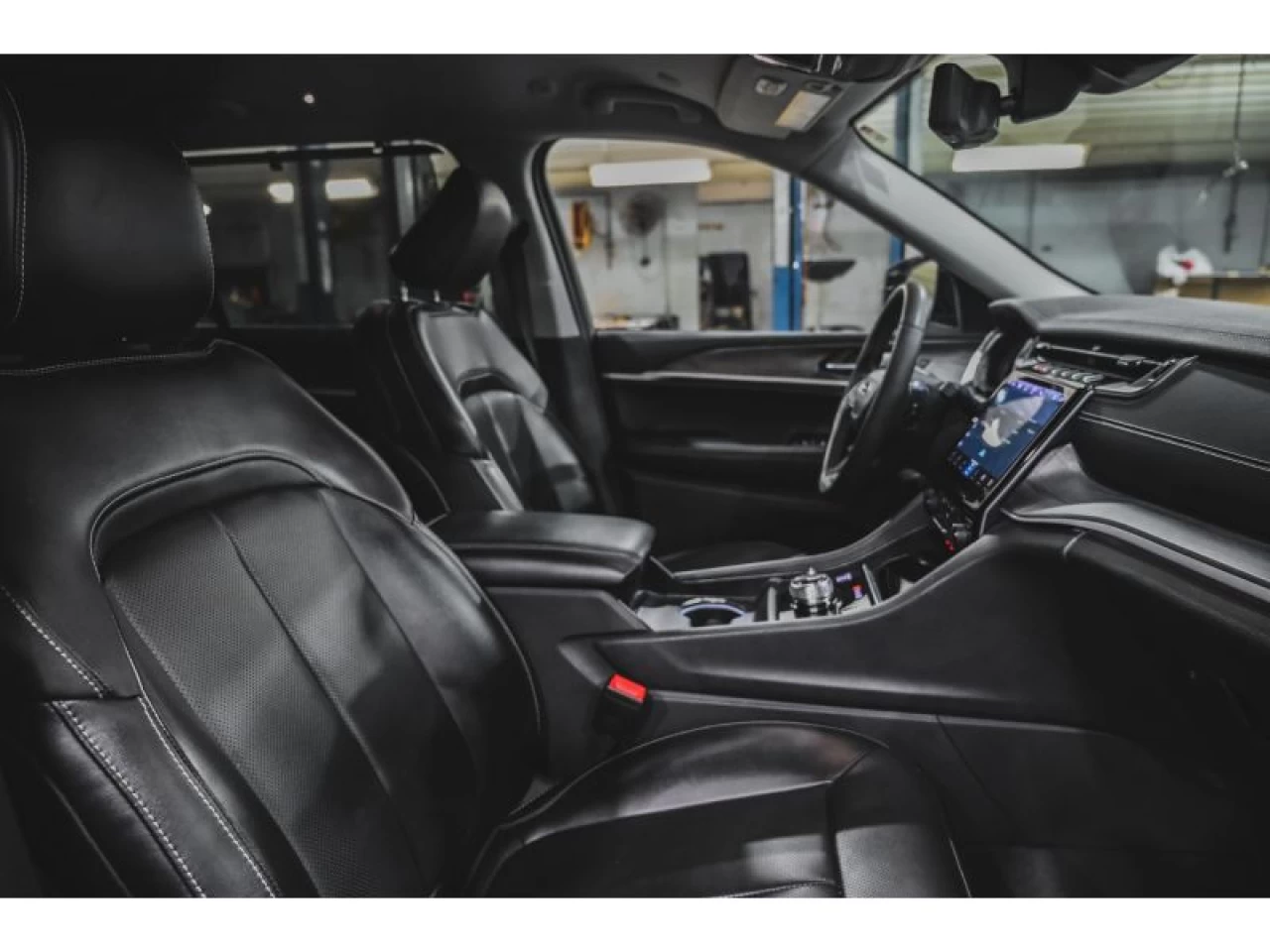2023 Jeep Grand Cherokee L Limited 4x4 LUXURY TECH GROUP Image principale