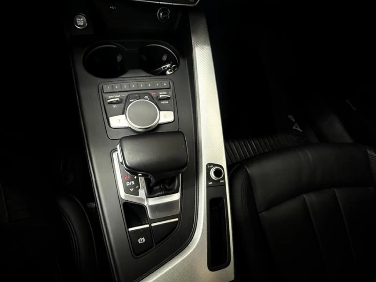 2018 Audi A4 Technik AWD CUIR NAV TOIT Image principale