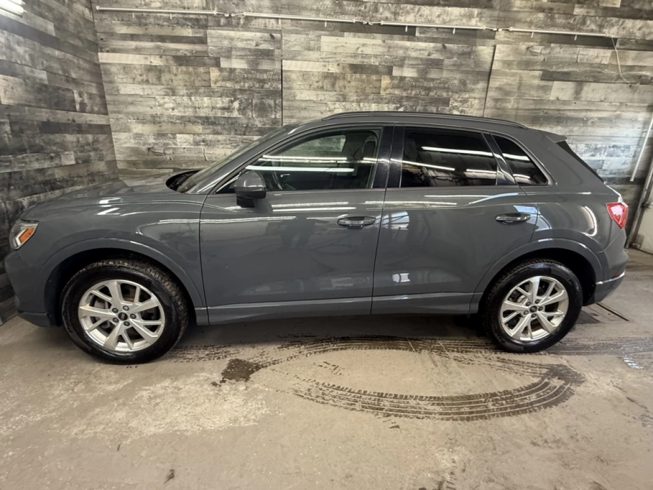 2022 Audi Q3 Komfort AWD TOIT CAM DE RECUL **APPROUVÉ À 99.9%** Image principale