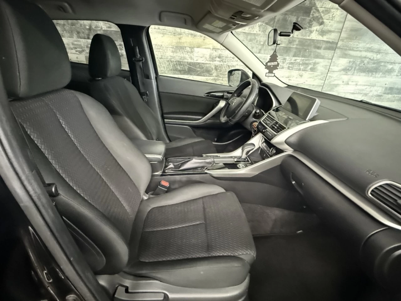 2020 Mitsubishi Eclipse Cross ES AWD **APPROUVÉ À 99.9%** Image principale