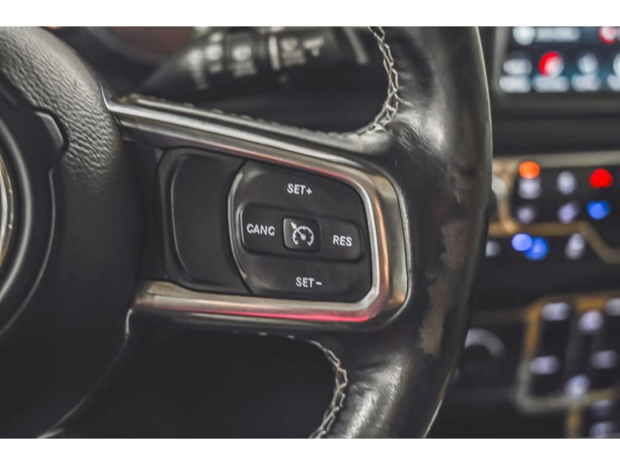 2021 Jeep Wrangler 4xe Unlimited Sahara GROUPE TEMPS FROID Image principale