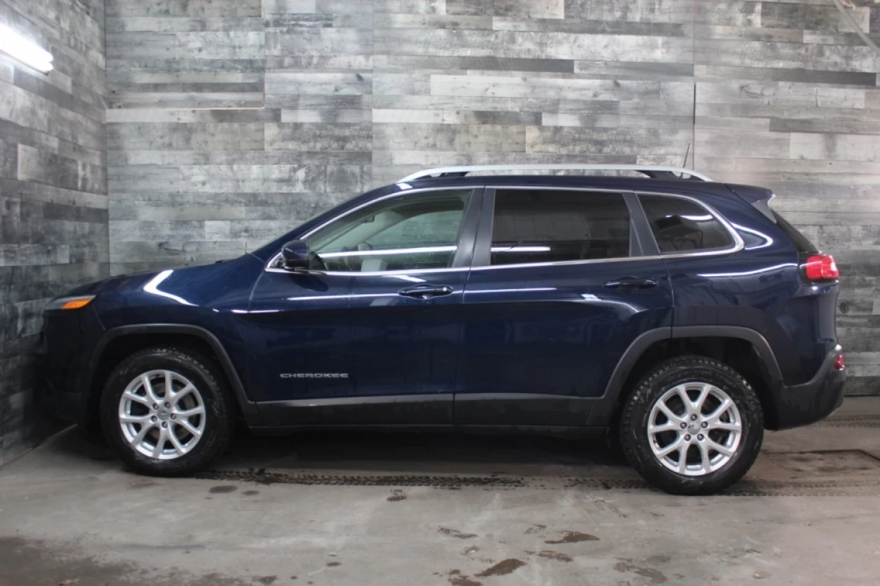 2016 Jeep Cherokee North V6 4X4 CAM DE RECUL **APPROUVÉ À 99.9%** Image principale