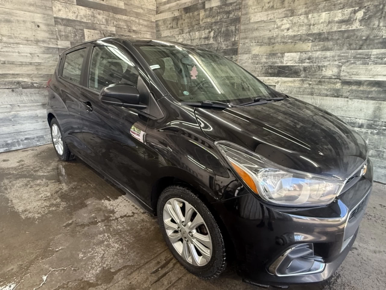 2017 Chevrolet Spark LT AUTO BLUETOOTH MAGS **APPROUVÉ À 99.9%** Image principale