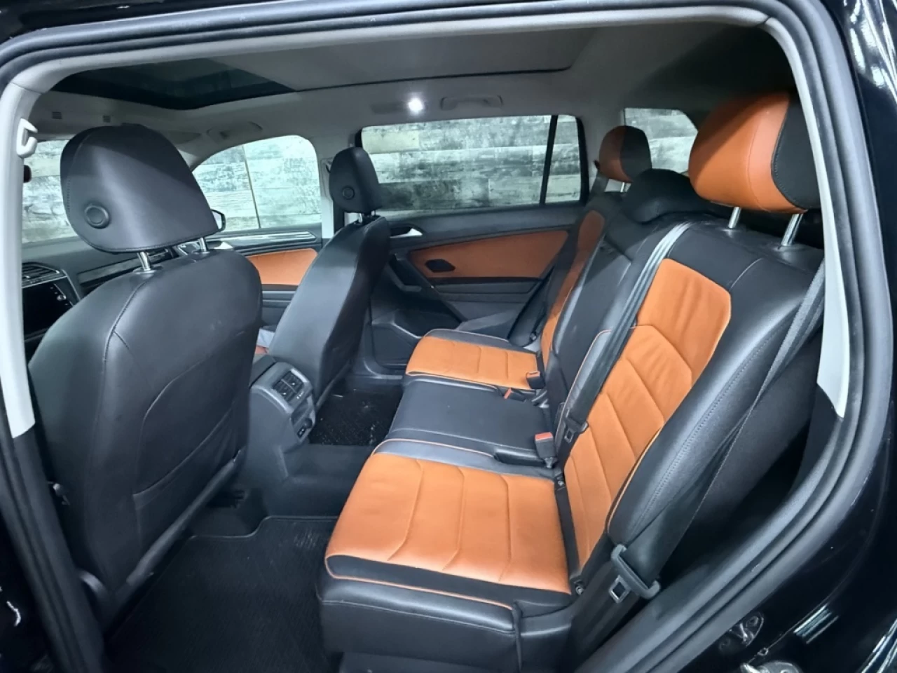 2020 Volkswagen Tiguan Highline AWD CUIR TOIT NAV **APPORUVÉ À 99.9%** Image principale