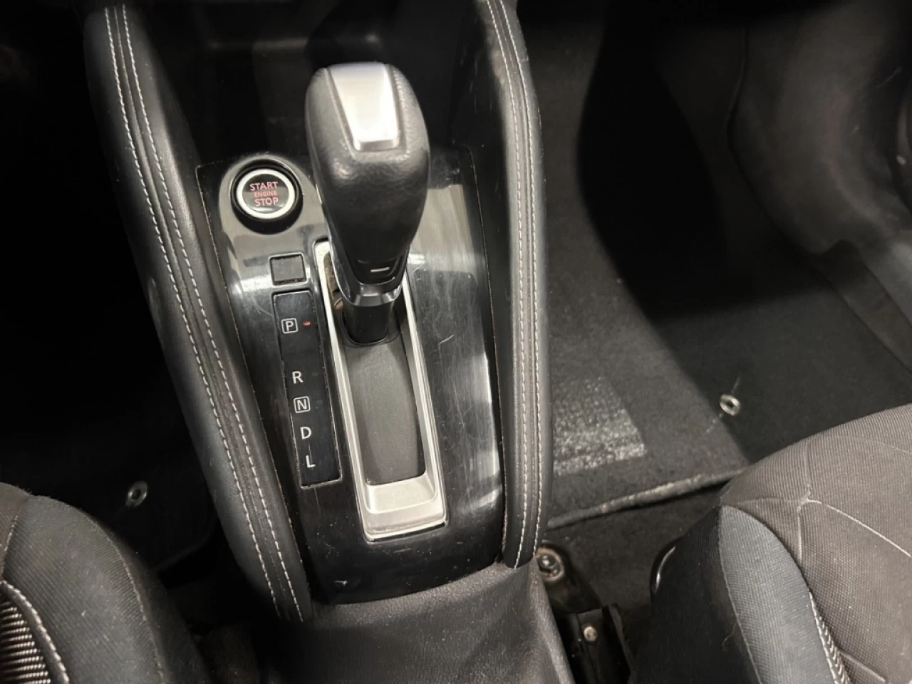 2018 Nissan Kicks SV BLUETOOTH MAGS **APPROUVÉ À 99.9%** Image principale