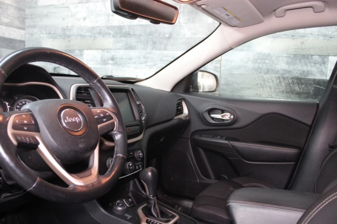 2016 Jeep Cherokee North V6 4X4 CAM DE RECUL **APPROUVÉ À 99.9%** Image principale