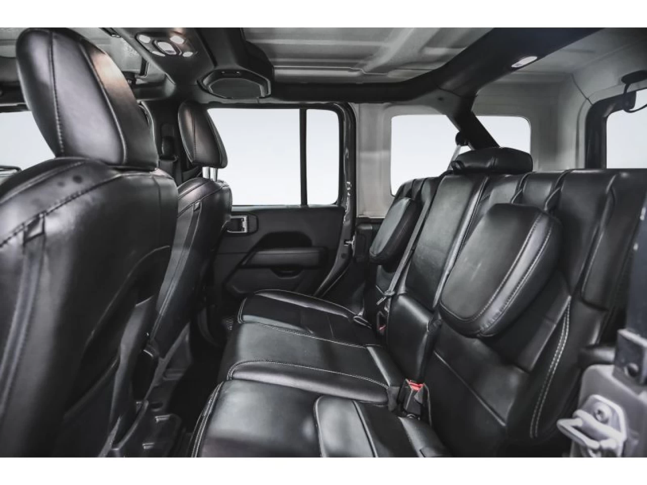 2022 Jeep Wrangler 4XE Unlimited Sahara 4x4 Image principale