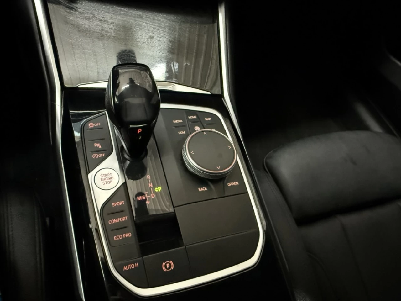 2021 BMW 3 Series 330i xDrive AWD CUIR TOIT NAV **APPROUVÉ À 99.9%** Image principale