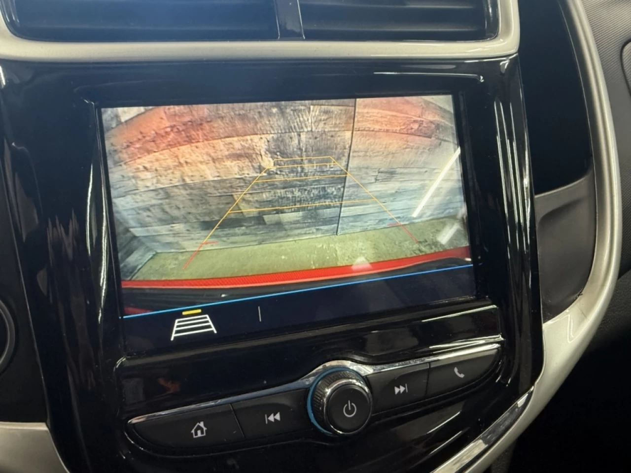 2018 Chevrolet Sonic LT AUTO TOIT CAM DE RECUL **APPROUVÉ À 99.9%** Image principale