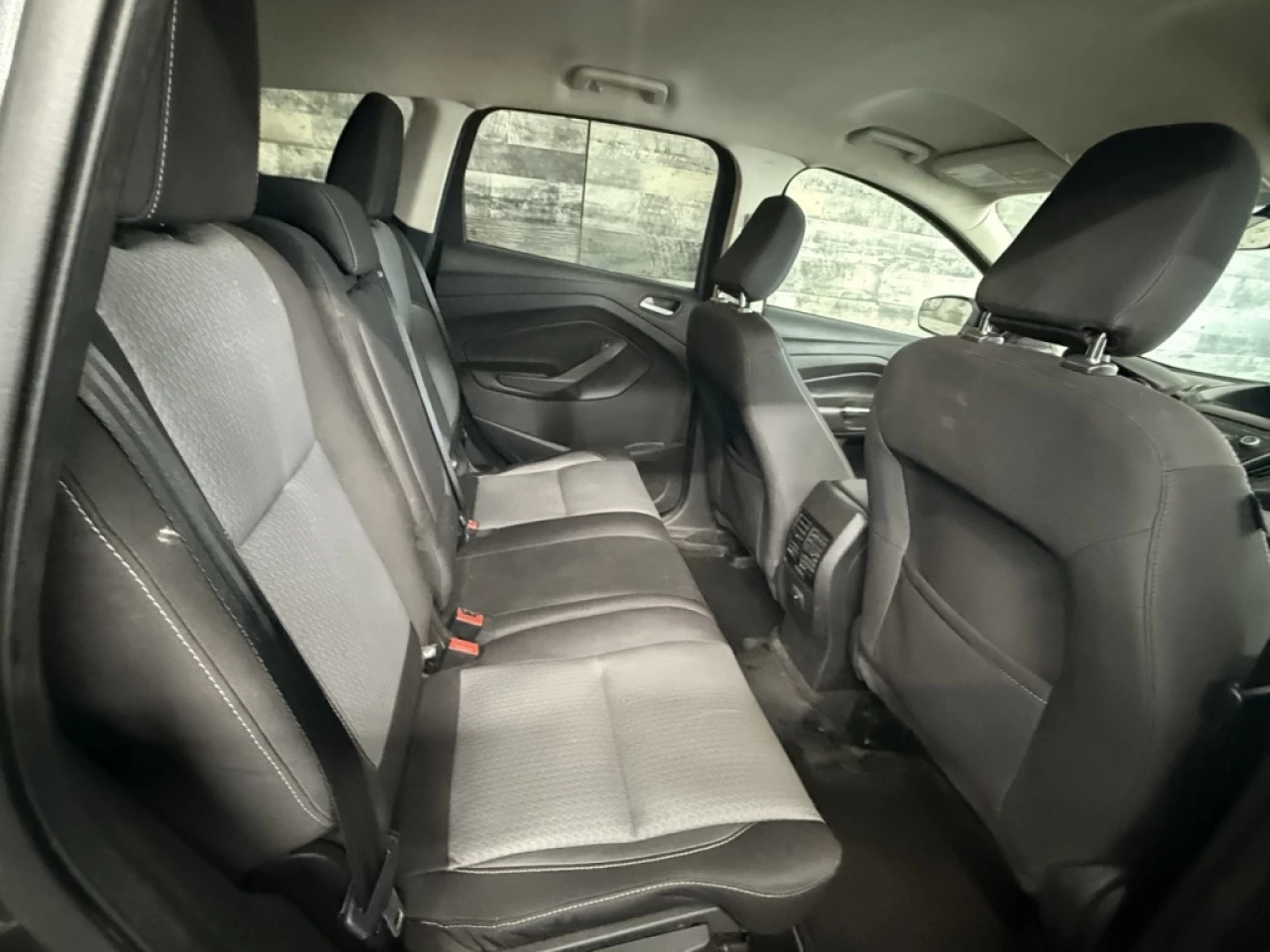 2018 Ford Escape SE AWD CAM DE RECUL **APPROUVÉ À 99.9%** Image principale