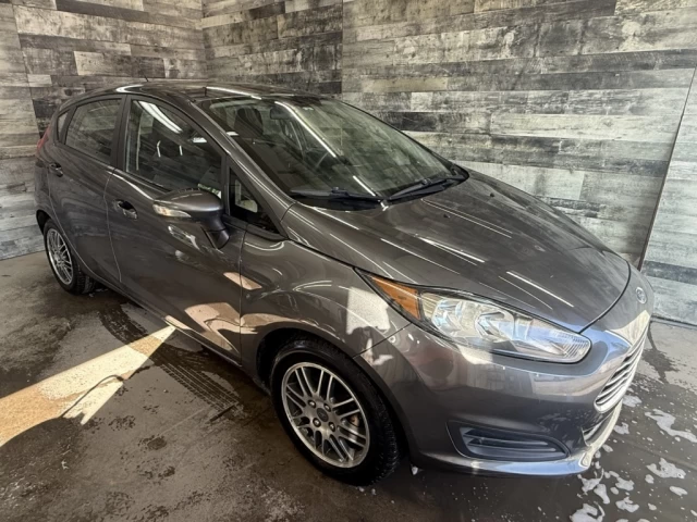 Ford Fiesta SE AUTO BLUETOOTH S,CHAUFFANT **APPROUVÉE 99,9%** 2017