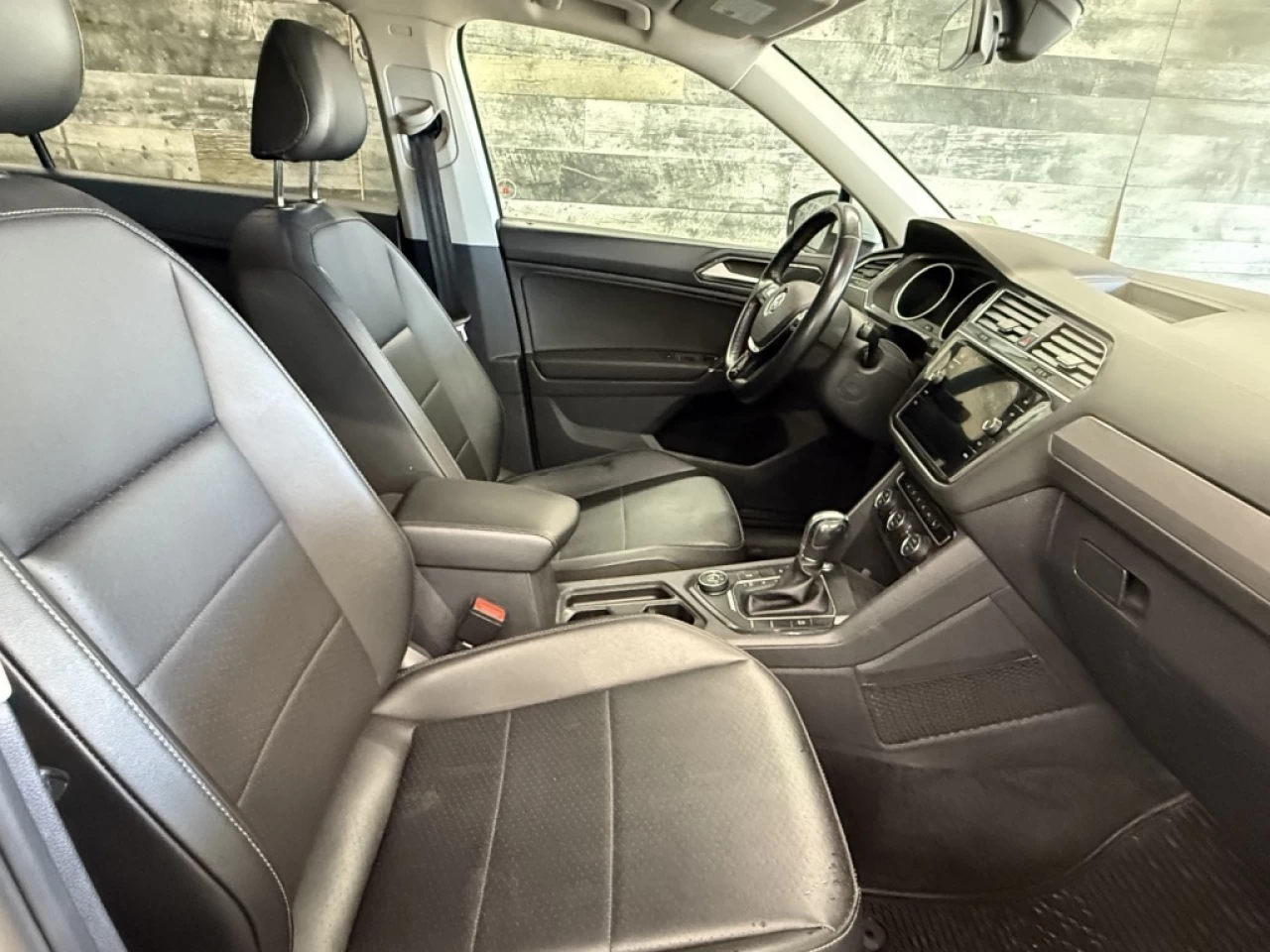 2018 Volkswagen Tiguan Comfortline CUIR AWD NAV TOIT PANO **APPROUVÉ À 99 Image principale