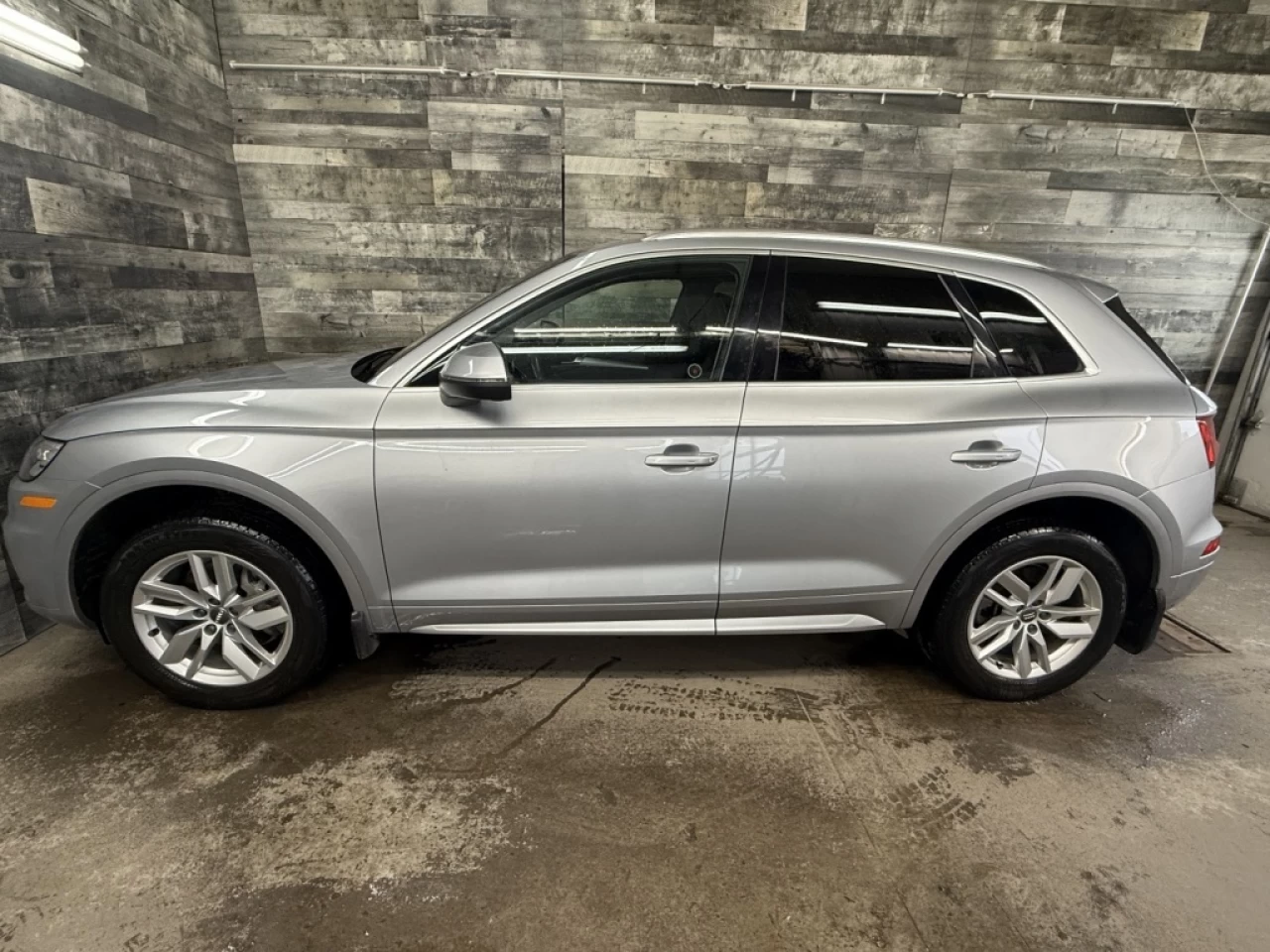 2018 Audi Q5 Komfort AWD CUIR NAV **APPROUVÉ À 99.9%** Image principale