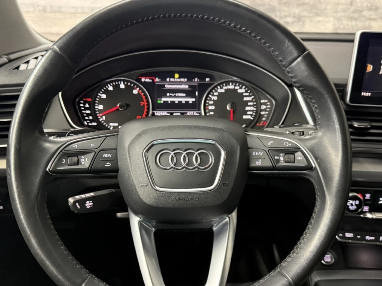 2018 Audi Q5 Progressiv AWD TOIT PANO NAV **APPROUVÉ À 99.9%** Image principale