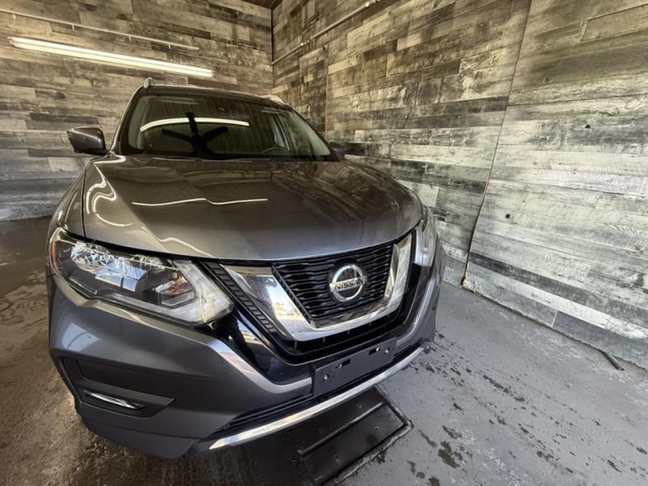 2020 Nissan Rogue SV AWD TOIT NAV ** APPROUVÉ À 99.9% ** Image principale