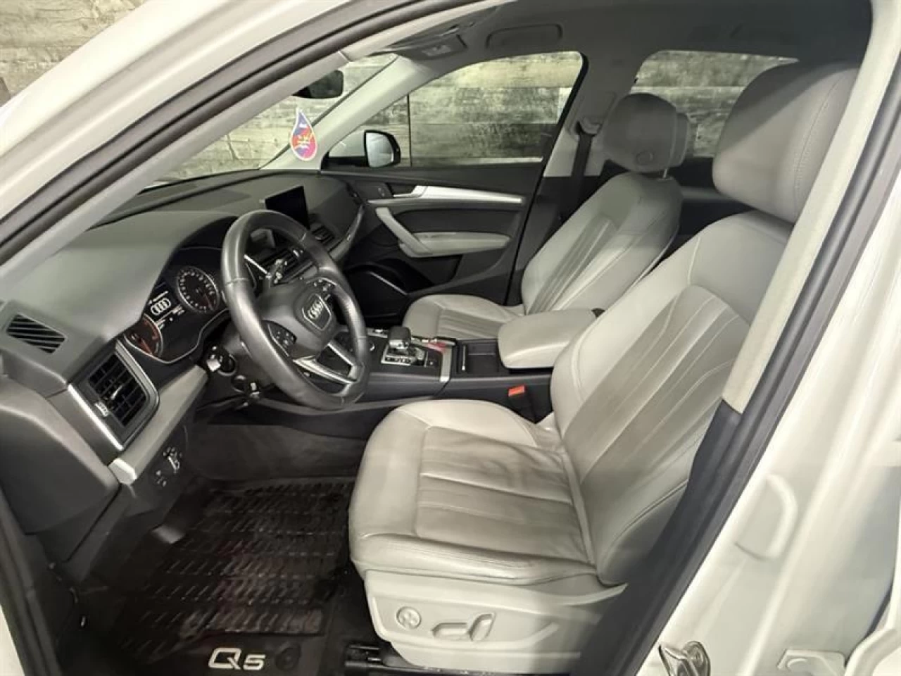 2019 Audi Q5 Komfort AWD CUIR ** APPROUVÉ À 99.9% ** Main Image
