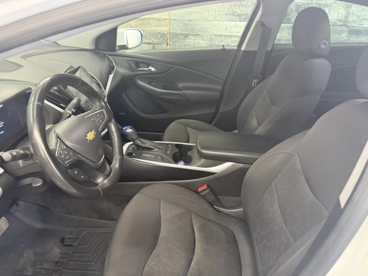 2018 Chevrolet Volt LT AUTO BLUETOOTH **APPROUVÉ À 99.9%** Image principale