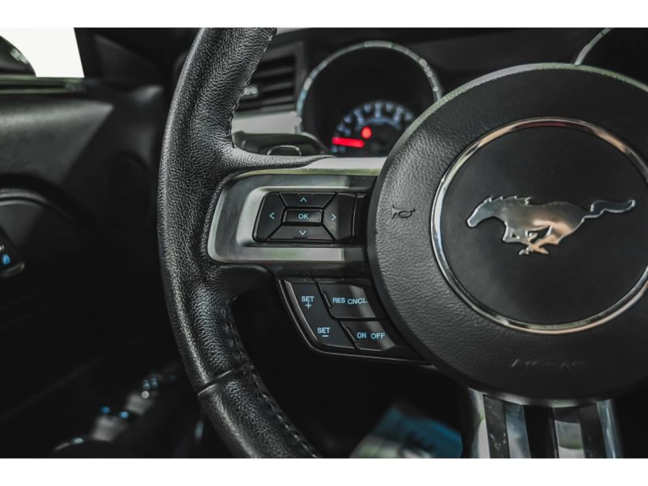 2015 Ford Mustang 2dr Conv EcoBoost Premium Image principale