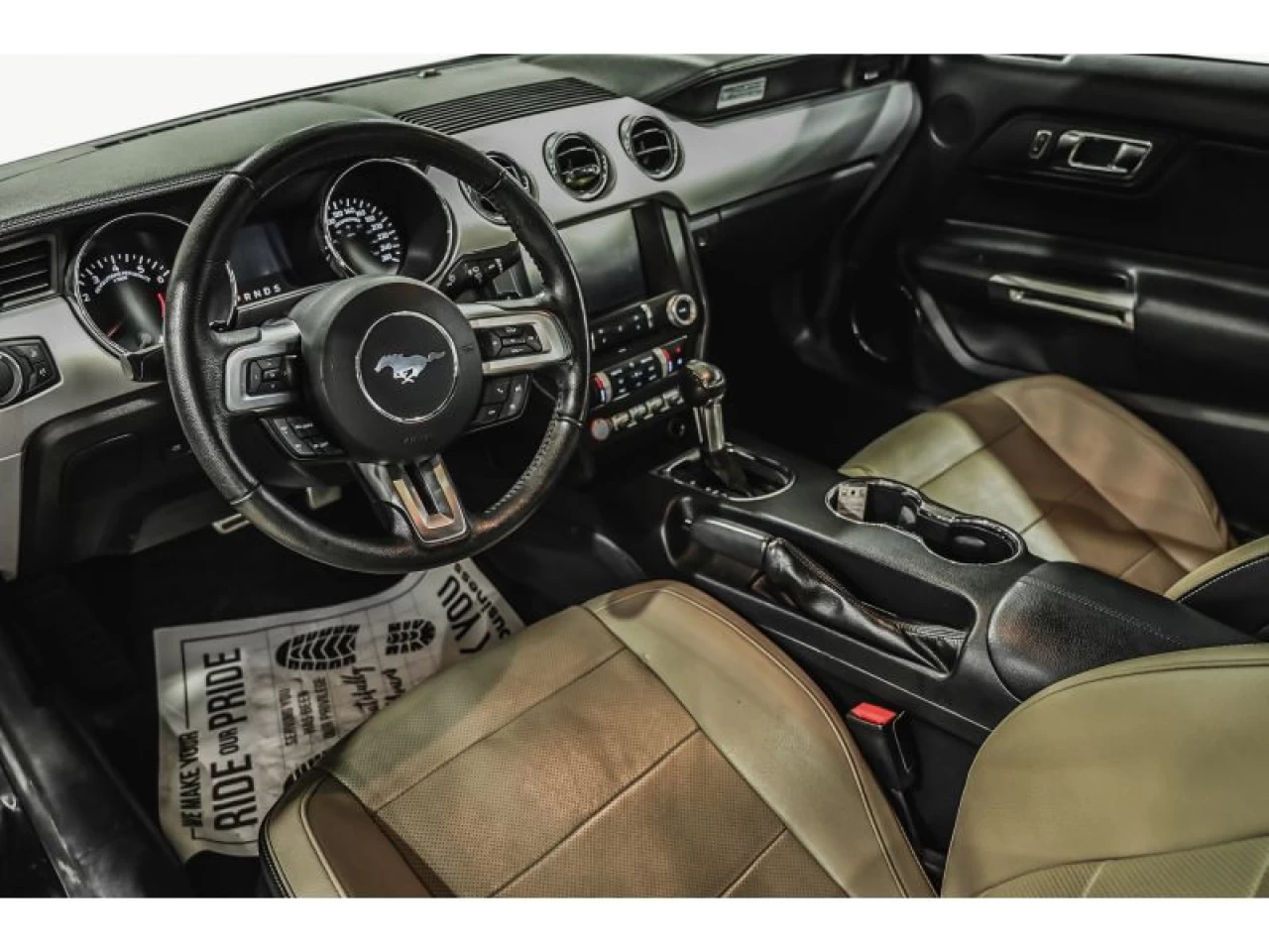 2015 Ford Mustang 2dr Conv EcoBoost Premium Image principale