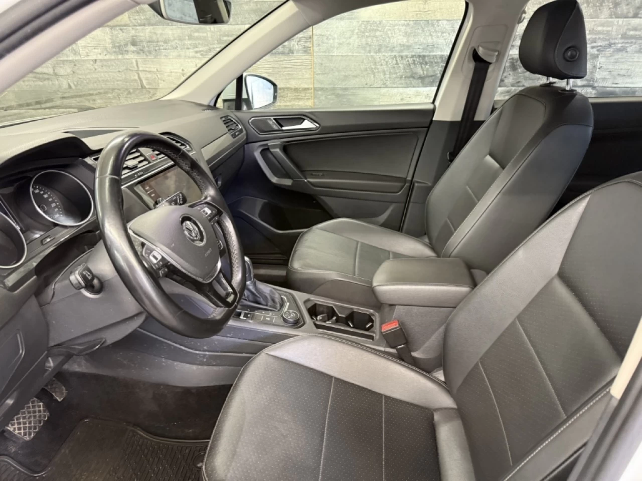 2018 Volkswagen Tiguan Comfortline CUIR AWD NAV TOIT PANO **APPROUVÉ À 99 Image principale