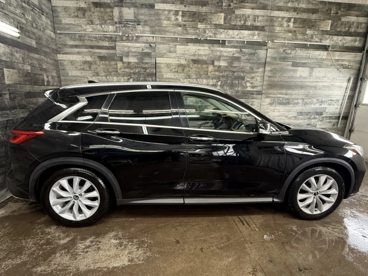 2019 Infiniti QX50 Luxe AWD CUIR TOIT PANO NAV ** APPROUVÉ À 99.9% ** Image principale