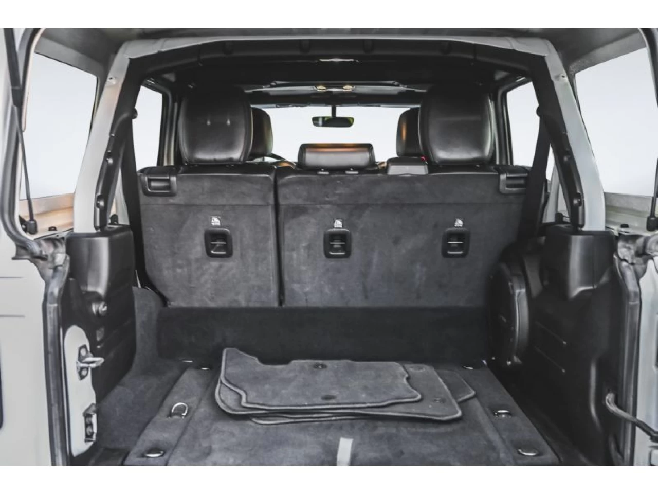 2022 Jeep Wrangler 4XE Unlimited High Altitude 4x4 Image principale