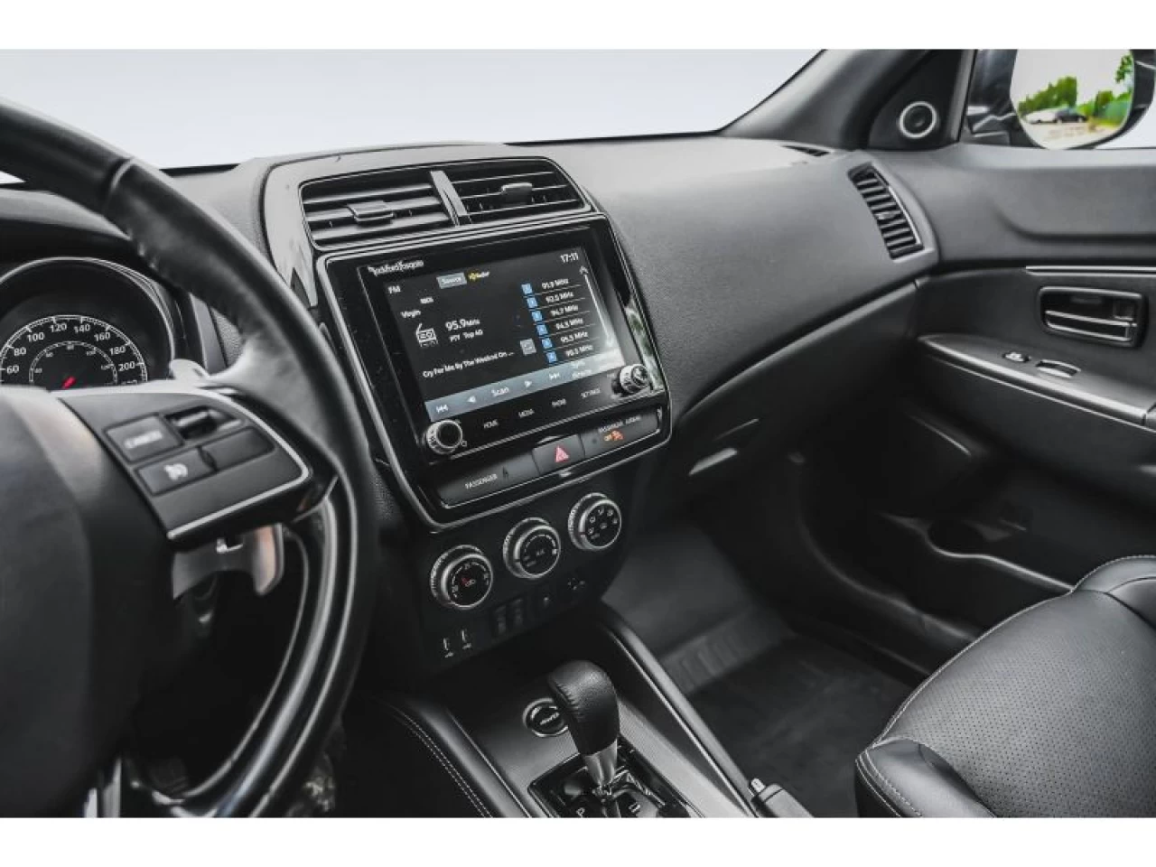 2025 Mitsubishi RVR GT AWC CUIR TOIT PANORAMIQUE Image principale