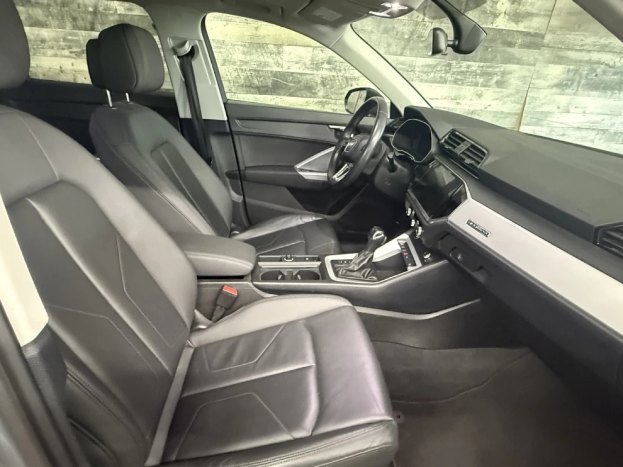 2022 Audi Q3 Komfort AWD TOIT CAM DE RECUL **APPROUVÉ À 99.9%** Image principale