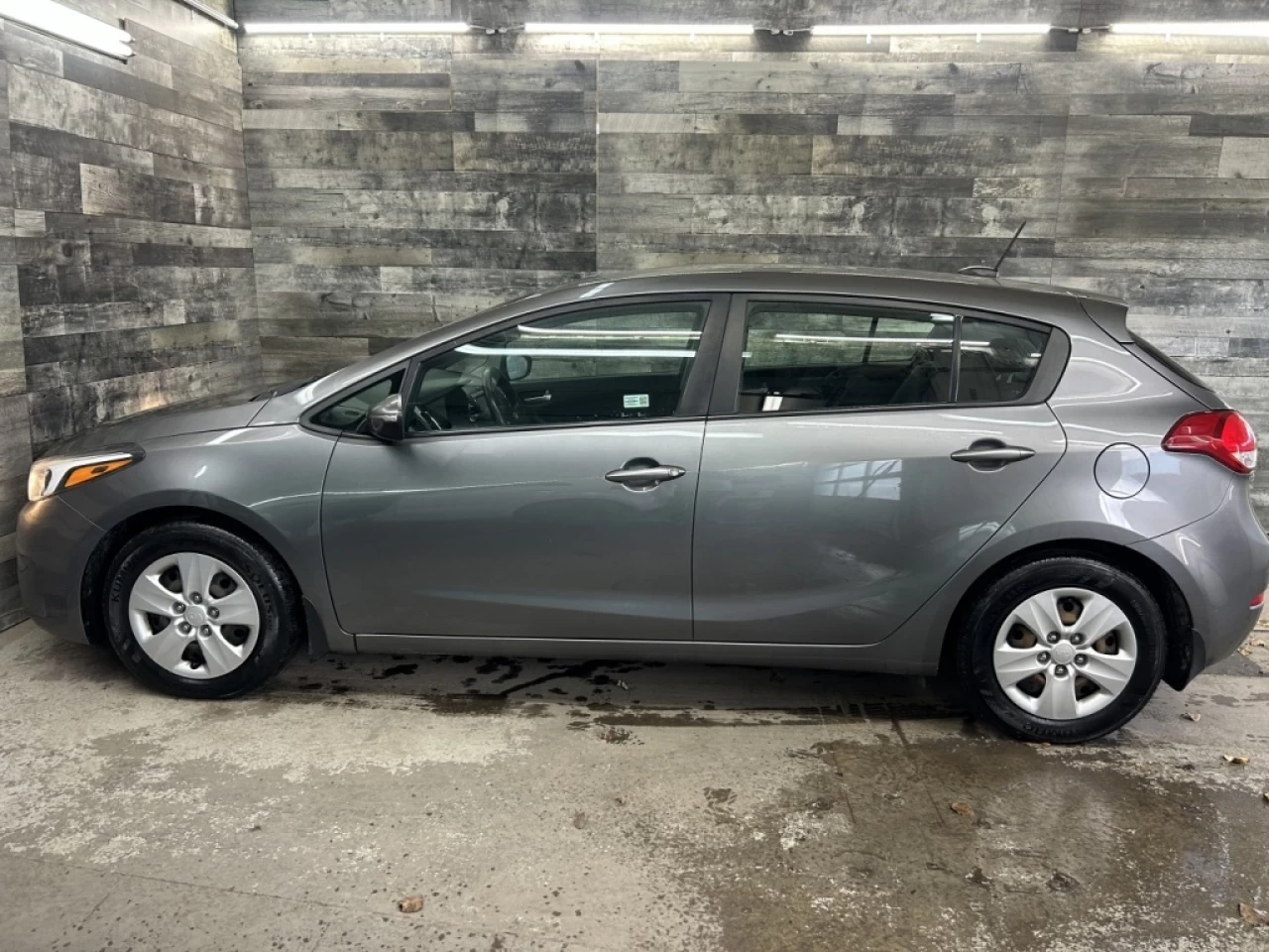 2017 Kia Forte LX+ BLUETOOTH CAM DE RECUL S. CHAUFFANT **APPROUVÉ Image principale