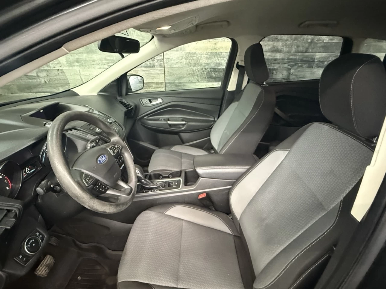 2018 Ford Escape SE AWD CAM DE RECUL **APPROUVÉ À 99.9%** Image principale