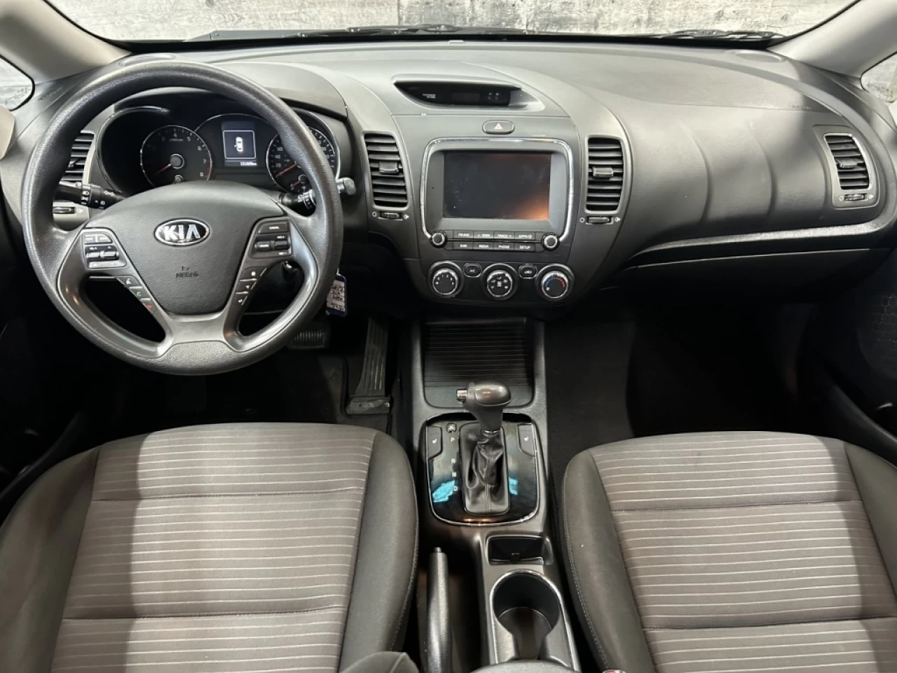 2017 Kia Forte LX+ BLUETOOTH CAM DE RECUL S. CHAUFFANT **APPROUVÉ Image principale