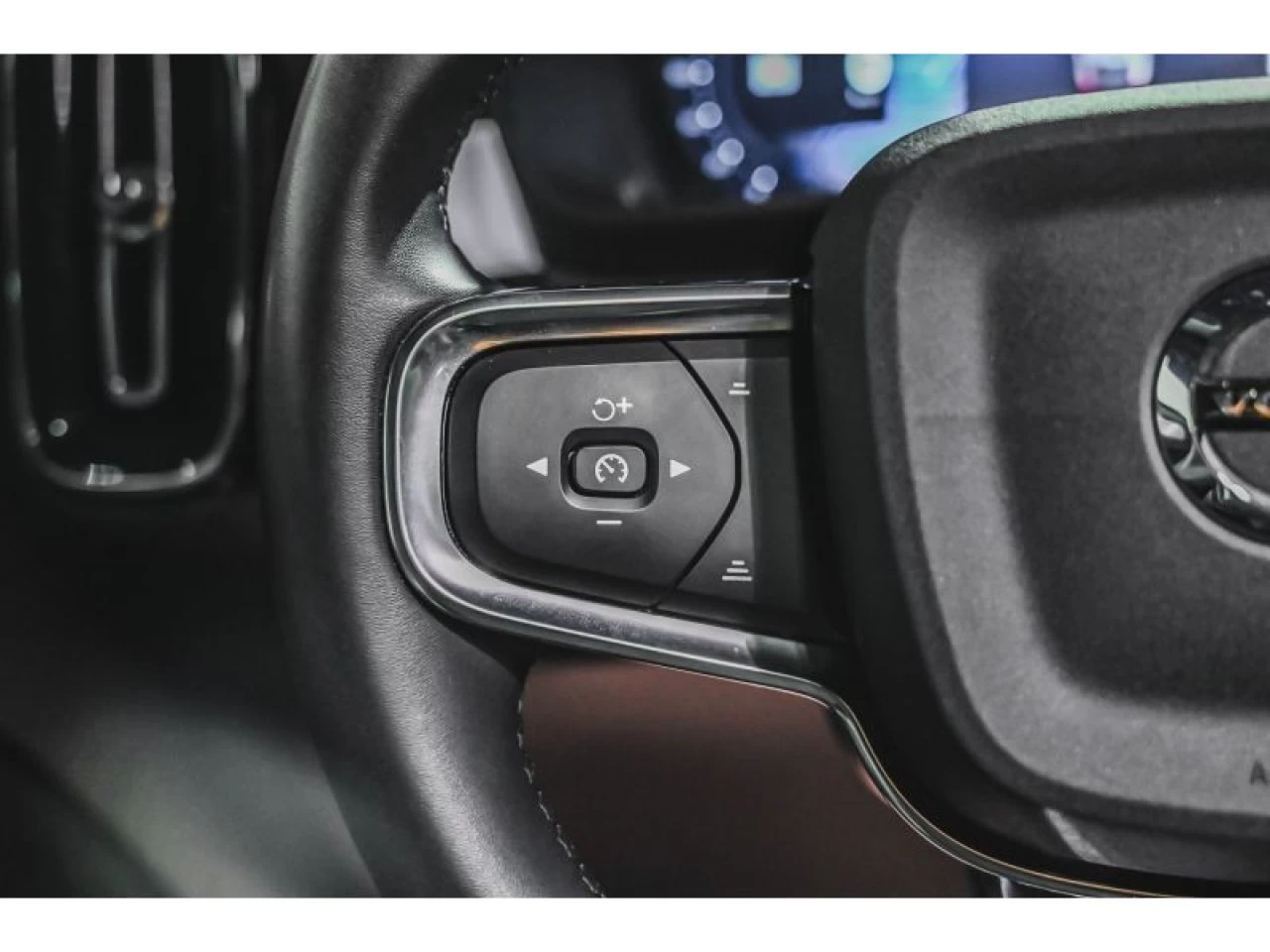 2023 Volvo C40 Twin eAWD Plus Image principale
