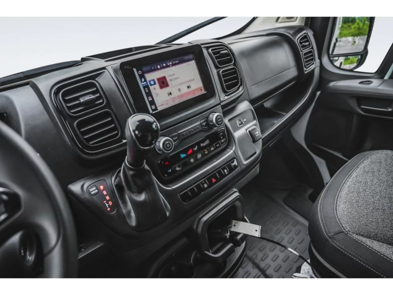 2025 Dodge Ram Tradesman 3500 High Roof Ext 159" WB w/Pass Seat Image principale