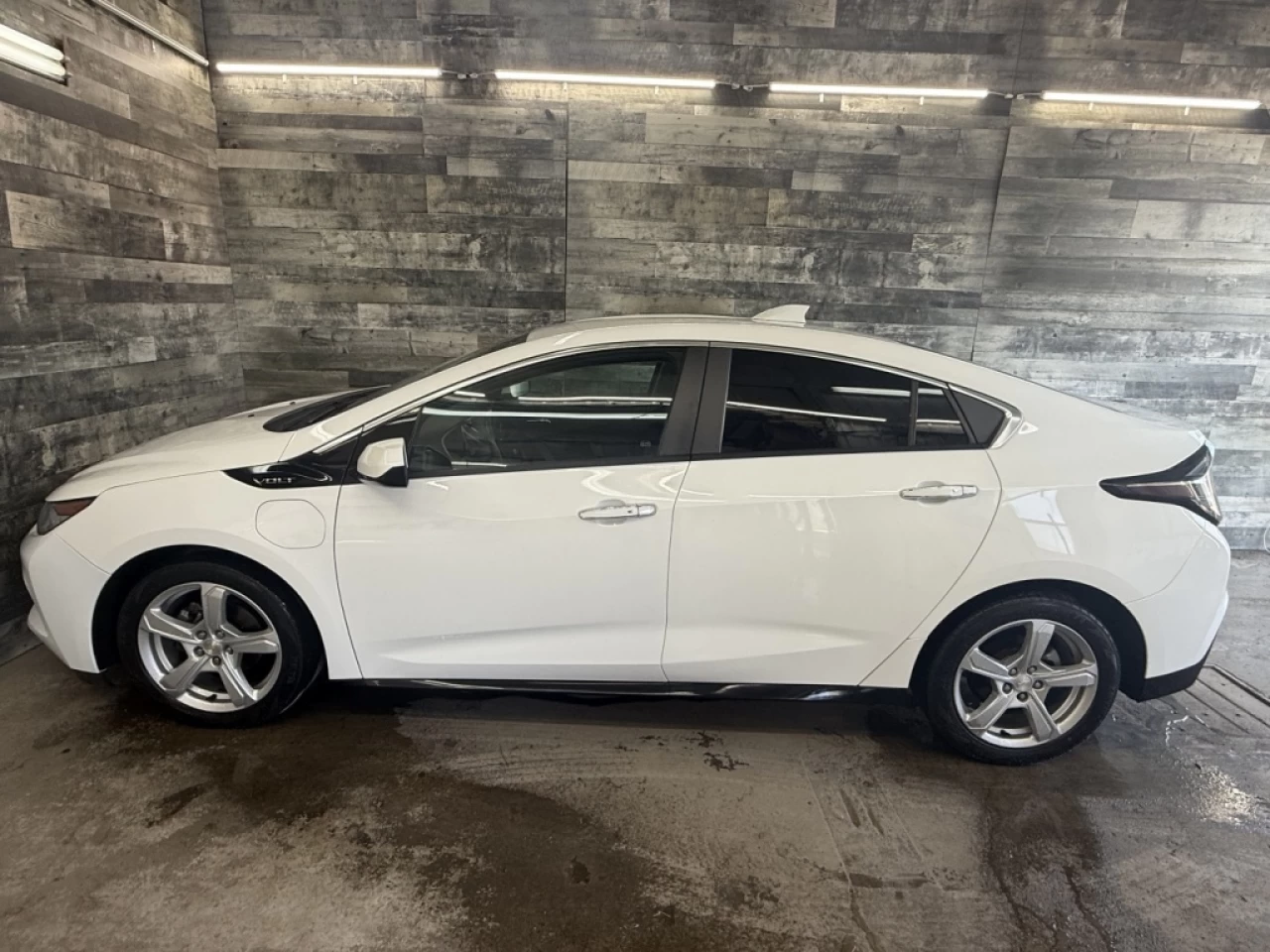 2018 Chevrolet Volt LT AUTO BLUETOOTH **APPROUVÉ À 99.9%** Image principale