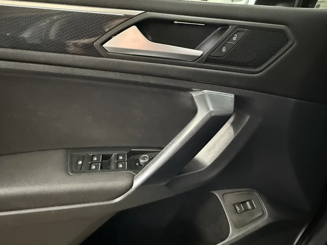 2021 Volkswagen Tiguan United AWD Toit Bluetooth **approuvÉe 99,9%** Image principale