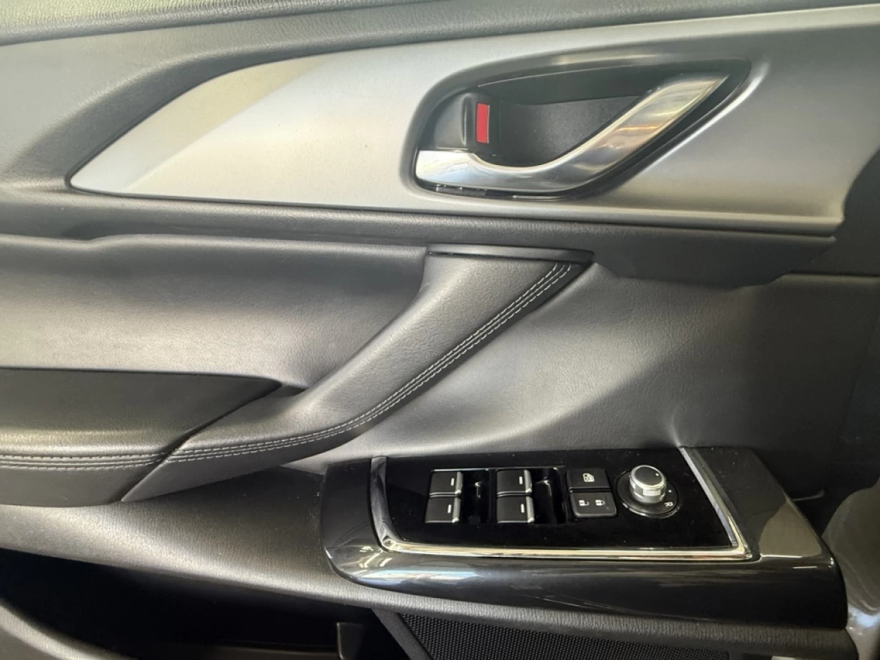 2017 Mazda CX-9 GS-L 7 PASS AWD CUIR TOIT **APPROUVÉ À 99.9%** Main Image