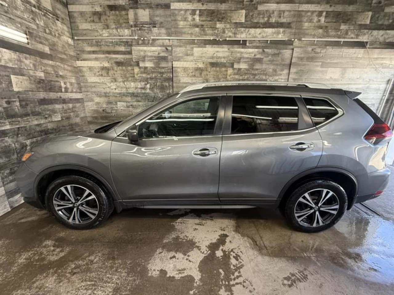 2020 Nissan Rogue SV AWD TOIT NAV ** APPROUVÉ À 99.9% ** Image principale
