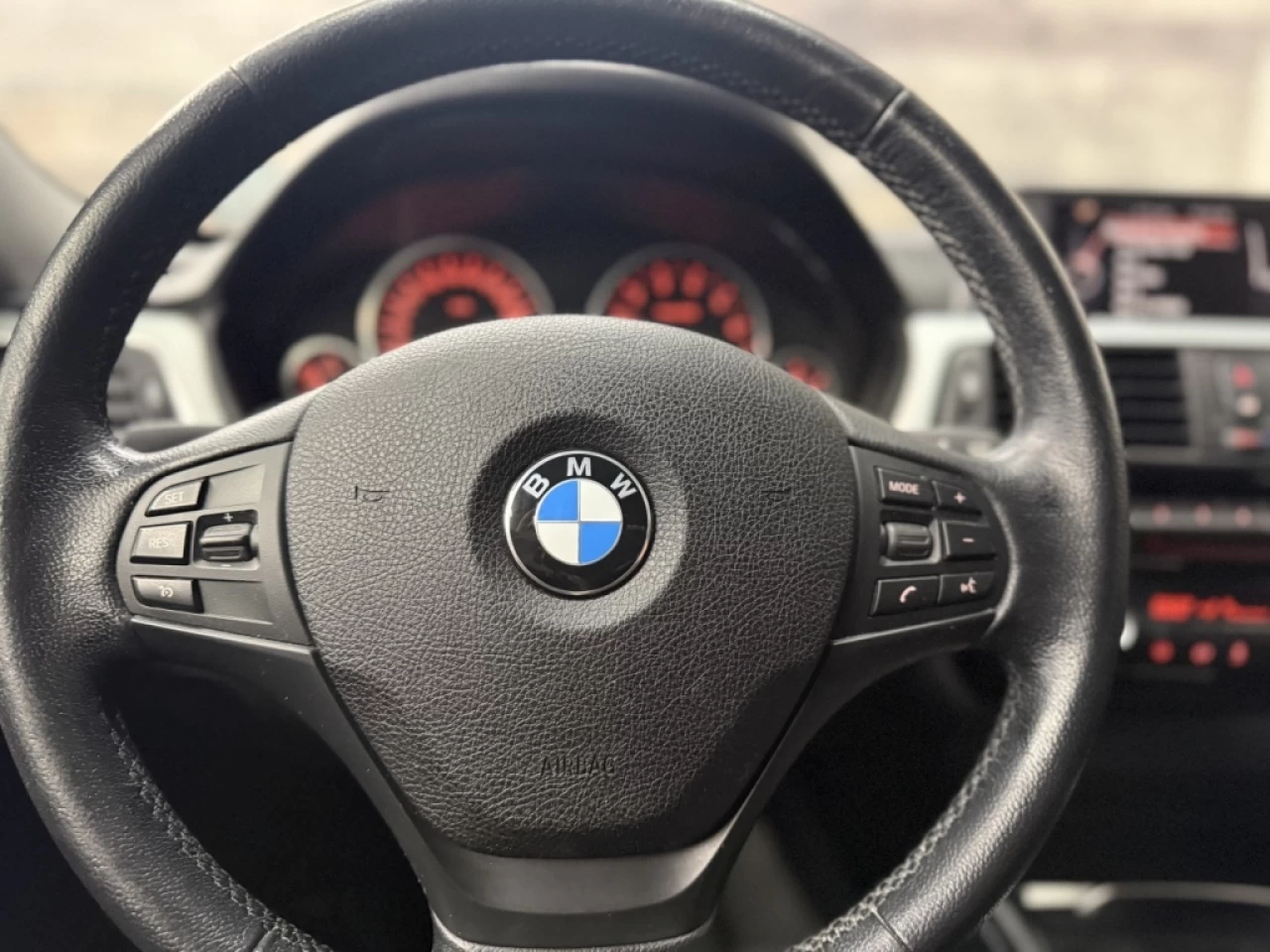 2017 BMW 3 Series 320i xDrive Awd Cuir Bluetooth**ApprouvÉe 99,9%** Image principale