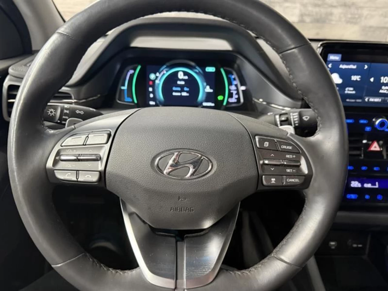 2020 Hyundai Ioniq hybride rechargeable PrivilÉgiÉ HYBRID PLUG-IN NAV ** APPROUVÉ À 99.9% Image principale