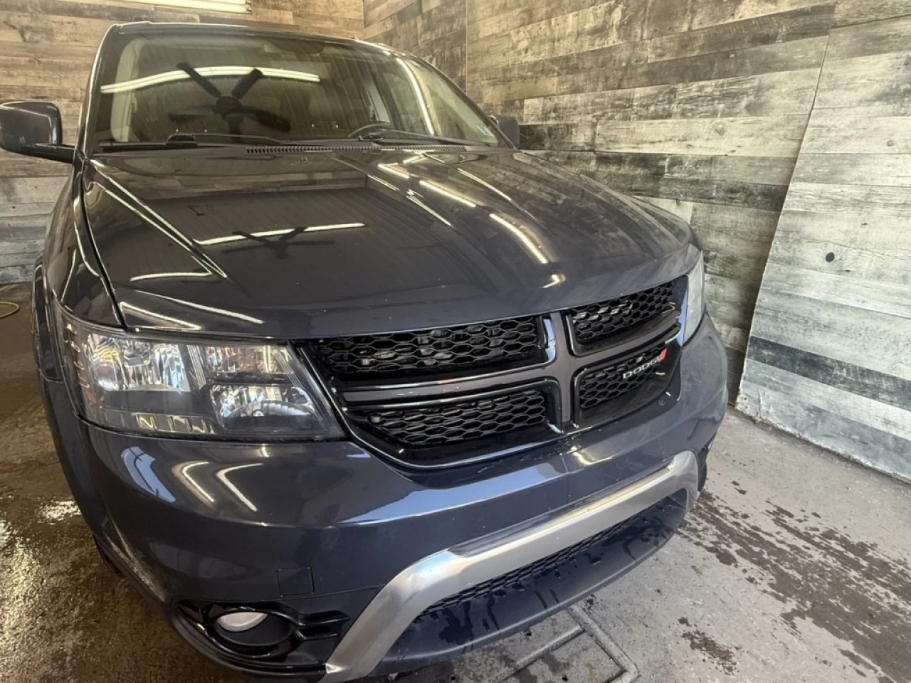 2018 Dodge Journey Crossroad AWD CUIR BLUETHOOT **APPROUVÉE 99,9%** Image principale