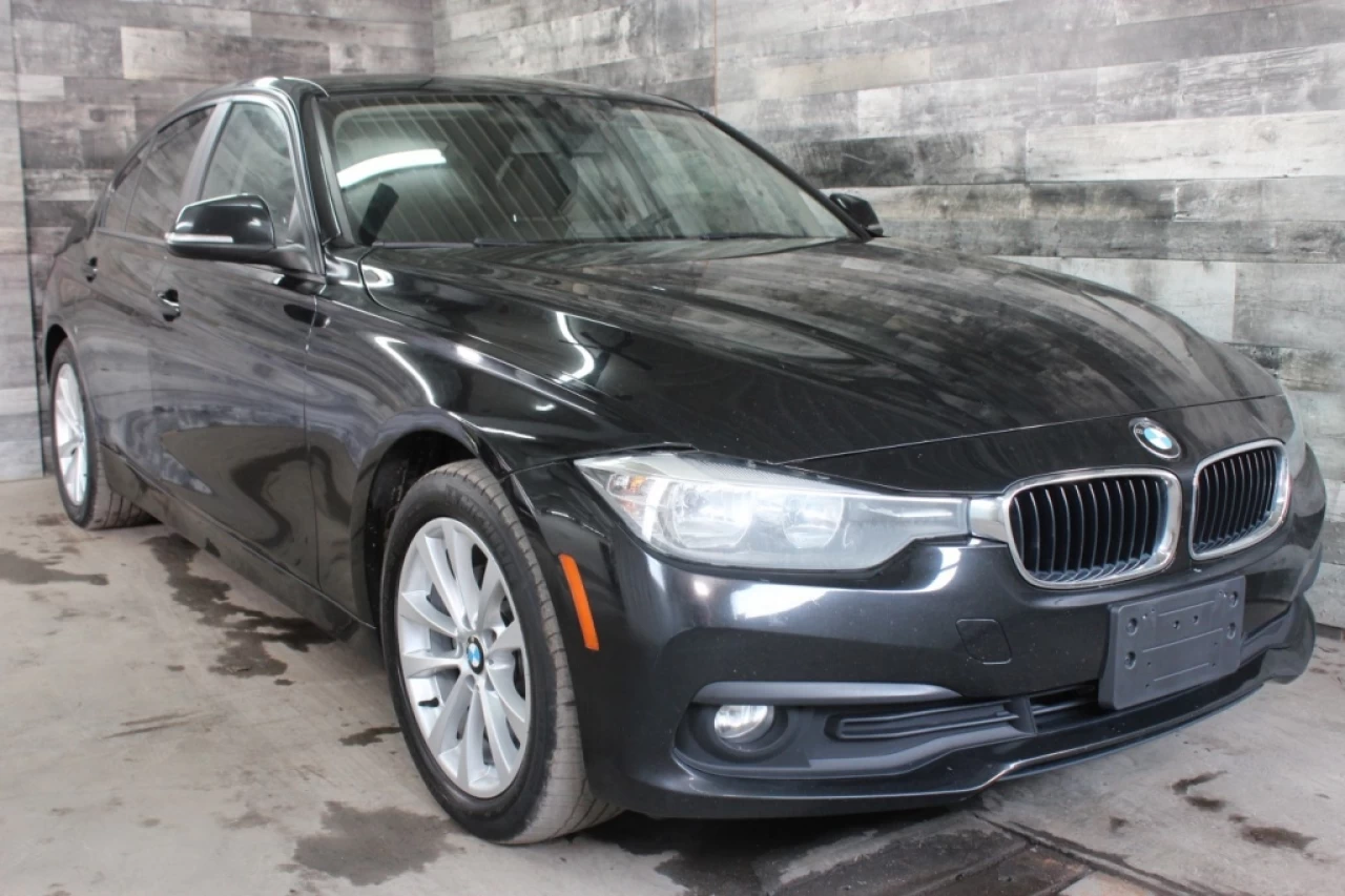 2016 BMW 3 Series 320i xDrive AWD CUIR **APPROUVÉ À 99.9%** Image principale