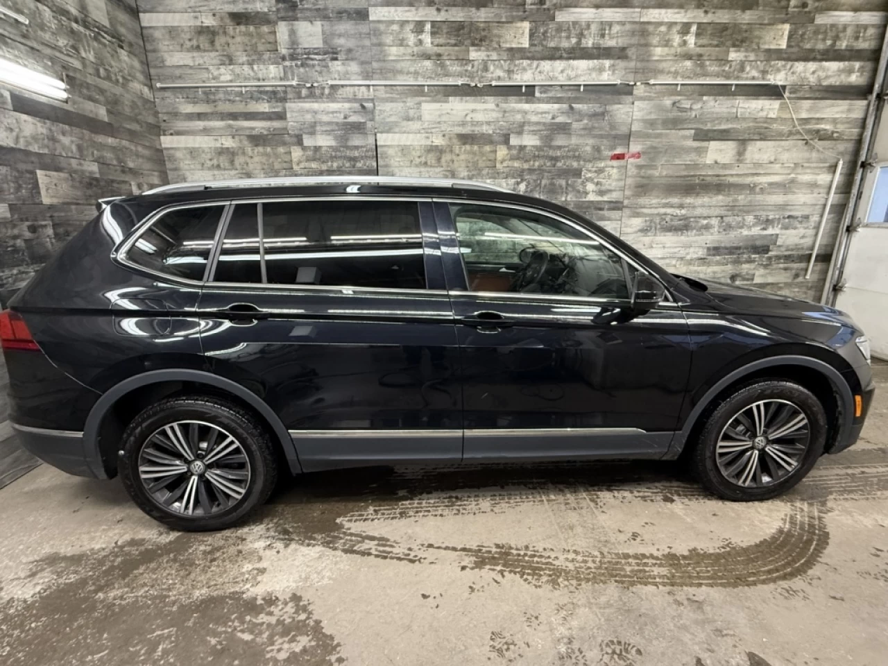 2020 Volkswagen Tiguan Highline AWD CUIR TOIT NAV **APPORUVÉ À 99.9%** Image principale