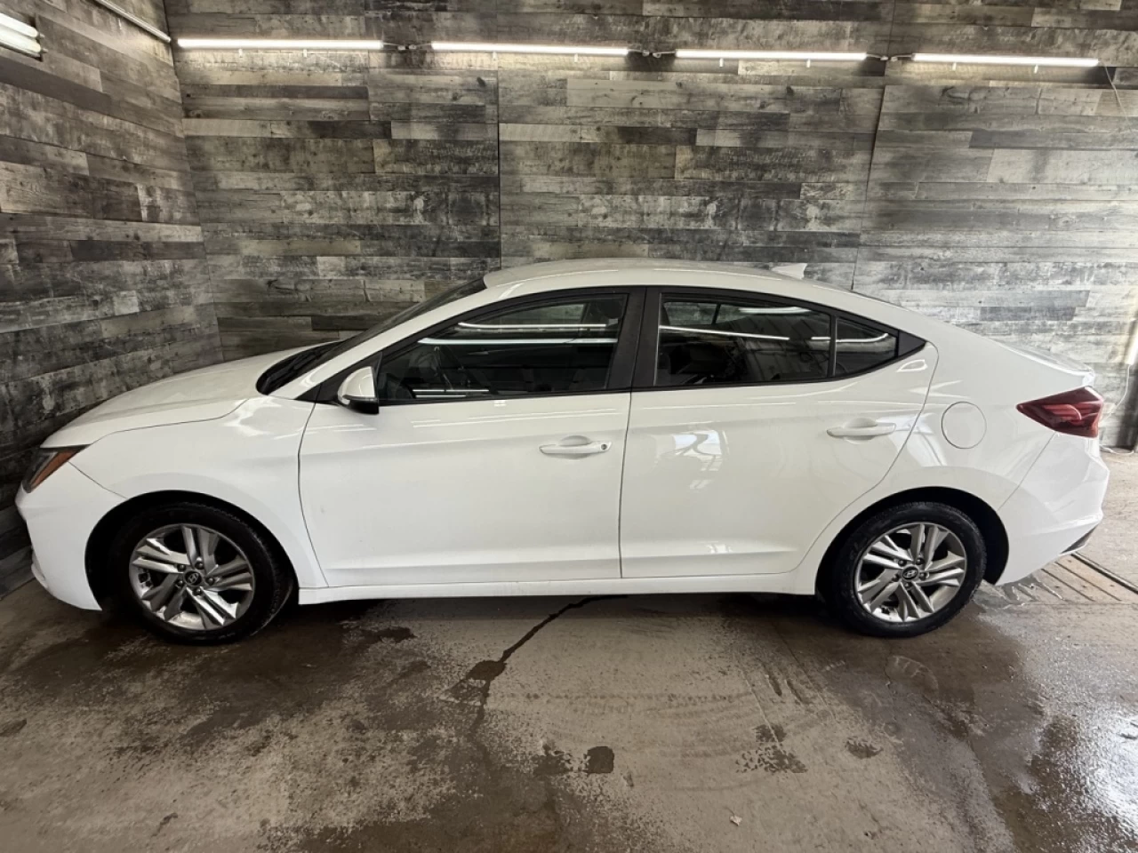 2019 Hyundai Elantra Preferred  Auto Bluetooth ** APPROUVÉ À ** 99.9% Image principale
