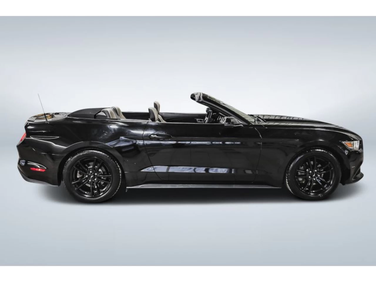 2015 Ford Mustang 2dr Conv EcoBoost Premium Image principale