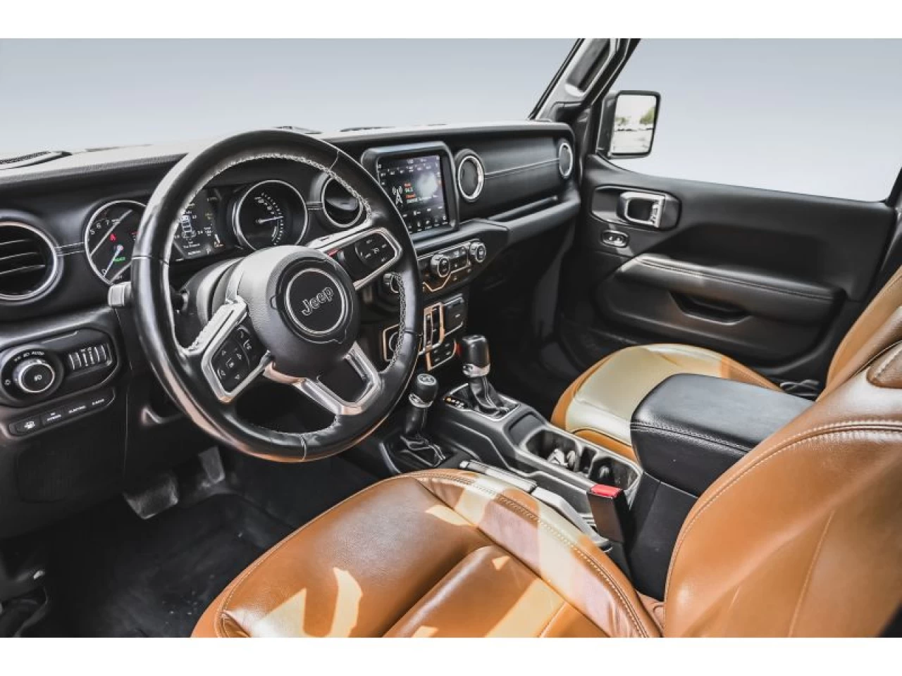 2022 Jeep Wrangler 4XE Sahara 4X4 GROUPE TEMPS FROID ATTELAGE REMORQU Image principale