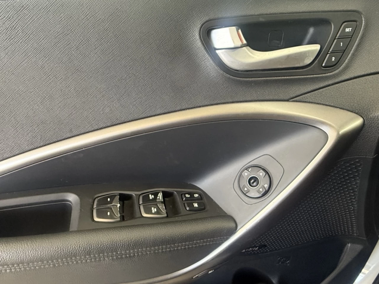 2017 Hyundai Santa Fe XL Luxury AWD 7 PASS CUIR NAV TOIT **APPROUVÉ À 99.9% Image principale