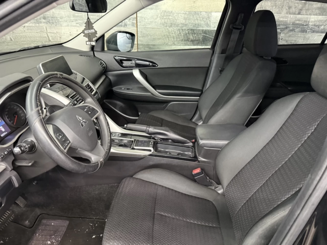 2020 Mitsubishi Eclipse Cross ES AWD **APPROUVÉ À 99.9%** Image principale