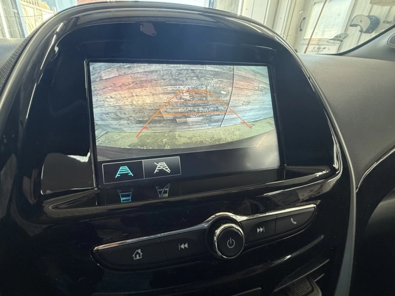 2017 Chevrolet Spark LT AUTO BLUETOOTH MAGS **APPROUVÉ À 99.9%** Image principale