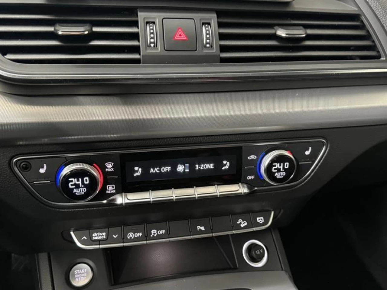 2018 Audi Q5 Progressiv AWD TOIT PANO NAV **APPROUVÉ À 99.9%** Image principale